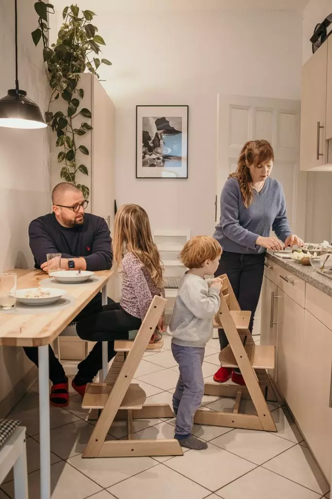 familie mittagessen kueche