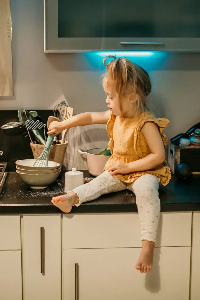 Dokumentarische Kinderfotos zuhause